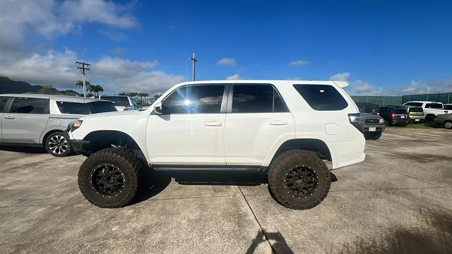 Used 2017 White Toyota SR5 image 2