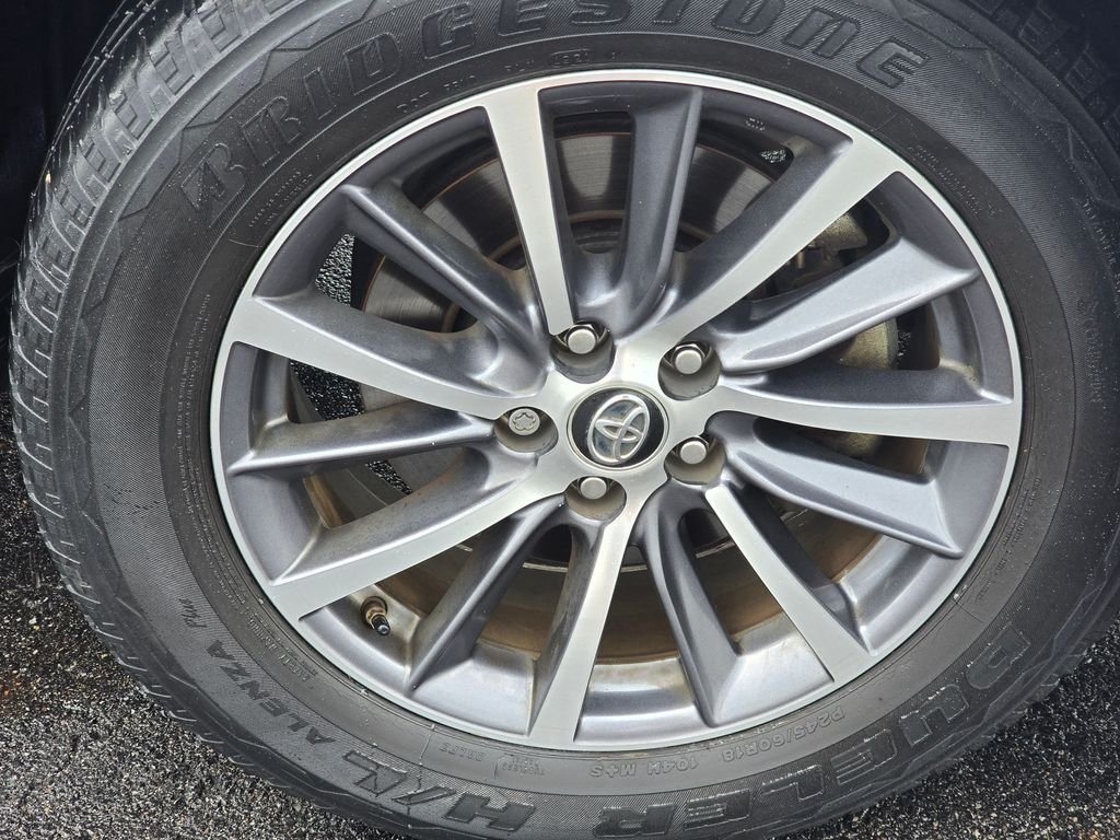 Used 2019 Black Toyota XLE image 10