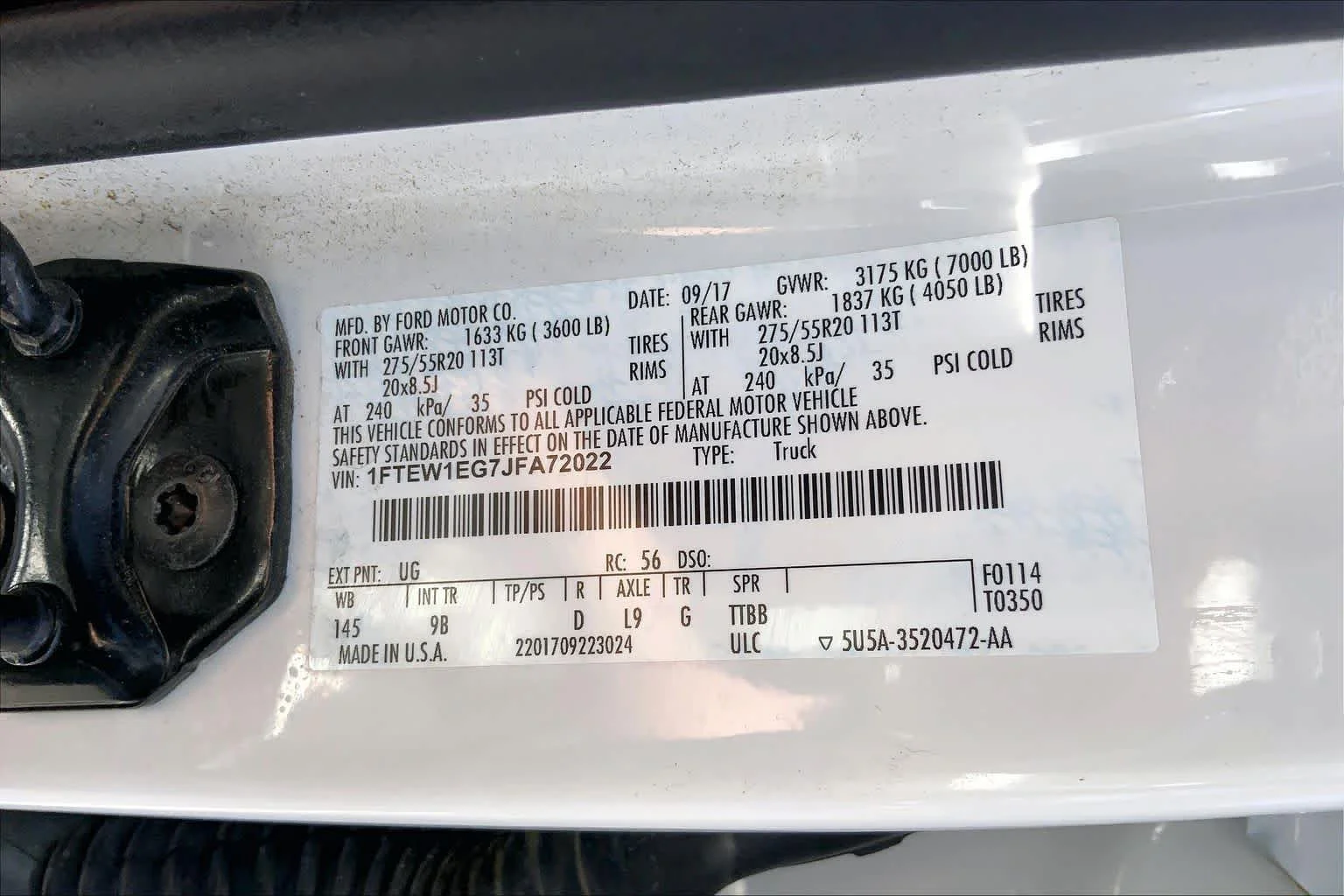 Used 2018 White Platinum Metallic Tri-Coat Ford Platinum image 29