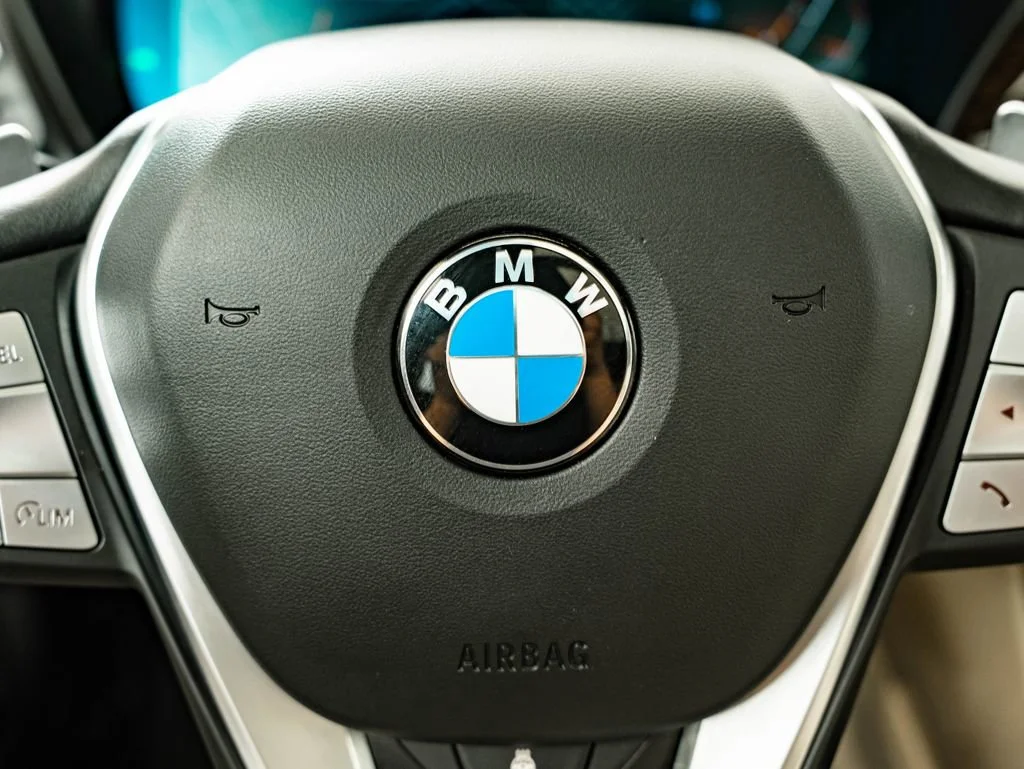 Used 2022 Phytonic Blue Metallic BMW xDrive30i image 31
