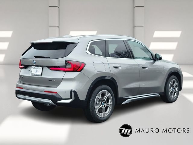 New 2026 Silver BMW xDrive28i image 3