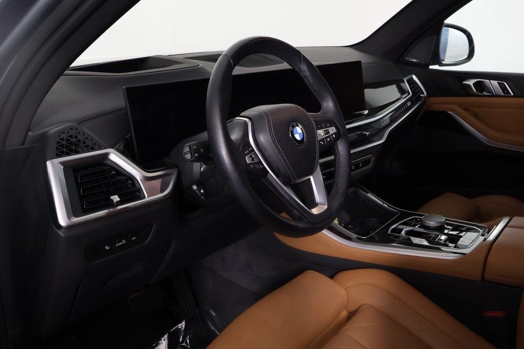 Used 2024 Skyscraper Grey Metallic BMW sDrive40i image 7