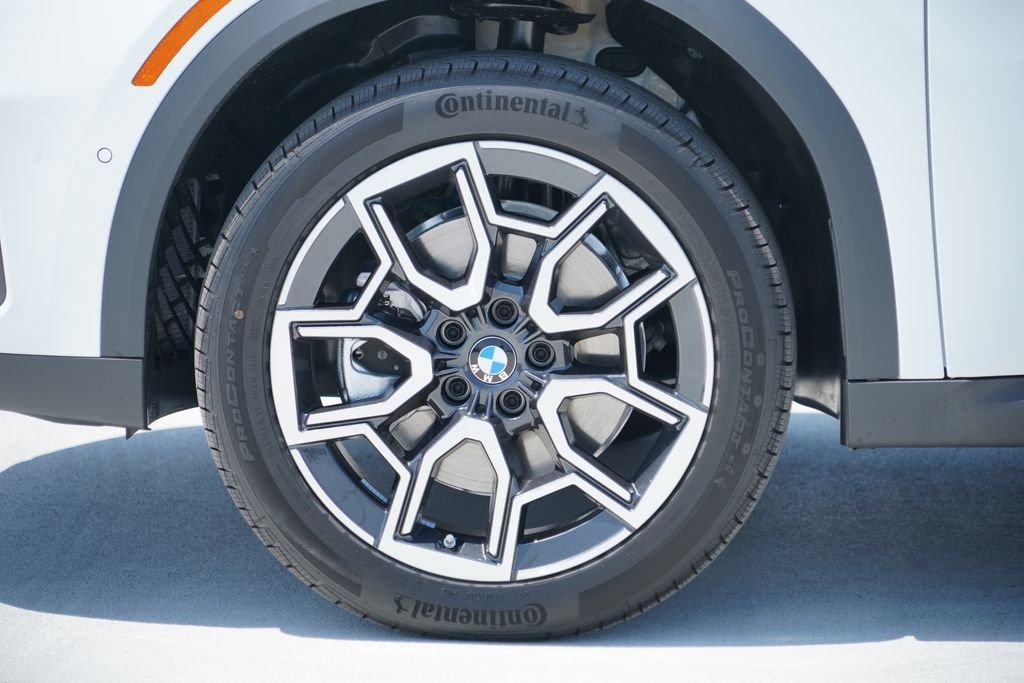 New 2026 Alpine White BMW xDrive28i image 5