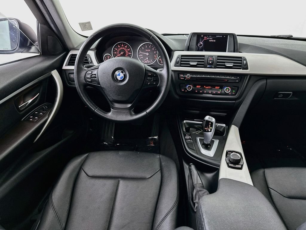 Used 2015 Alpine White BMW 320i image 20