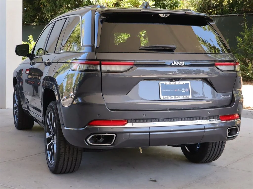 New 2023 Baltic Gray Metallic Clear-Coat Exterior Paint Jeep Overland image 5