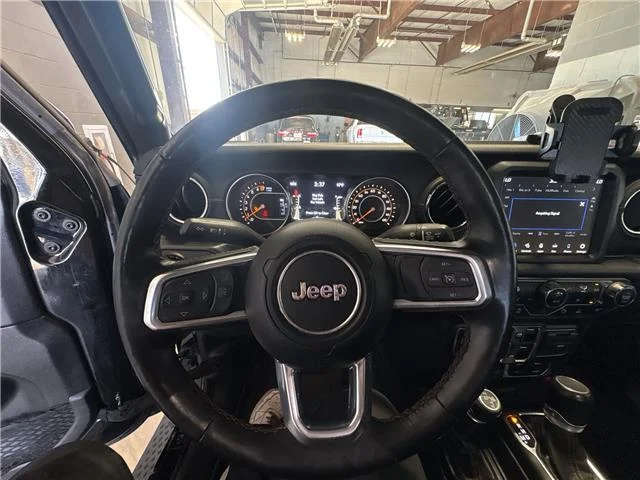 Used 2023 Black Clearcoat Jeep High Altitude 4x4 Crew Cab 5 ft. box image 19
