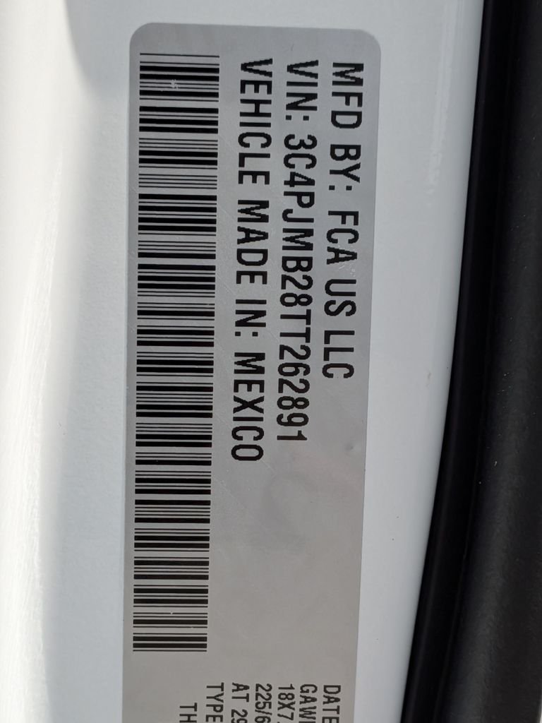 New 2026 Bright White Clear-Coat Exterior Paint Jeep Laredo image 30