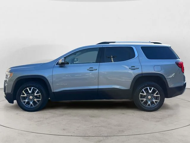 Used 2023  GMC SLT image 2