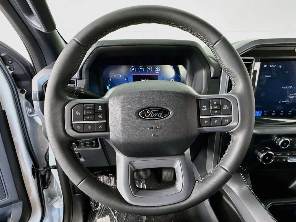 New 2026 Oxford White Ford XLT image 11
