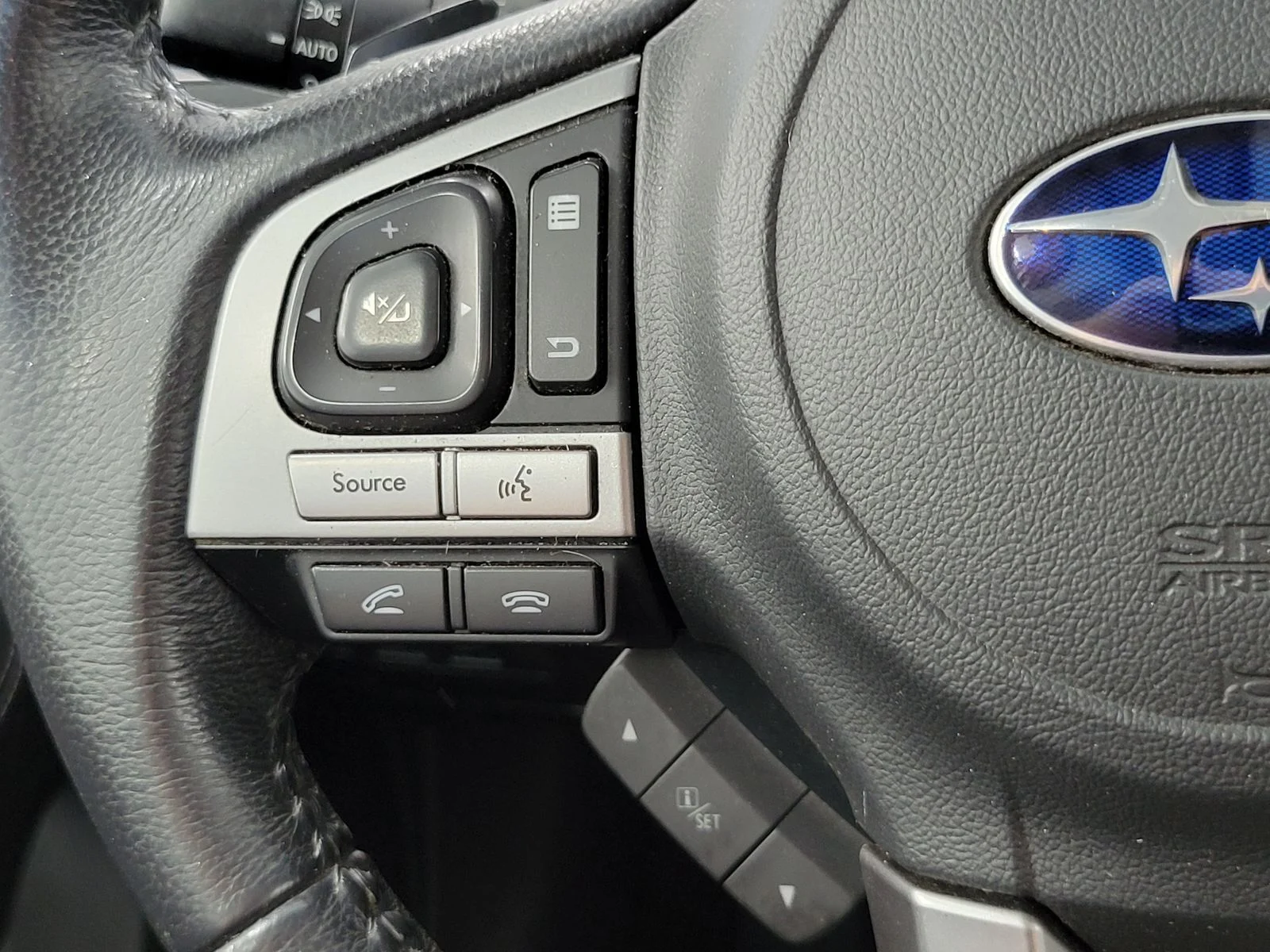 Used 2017 Silver Subaru 2.5i image 16