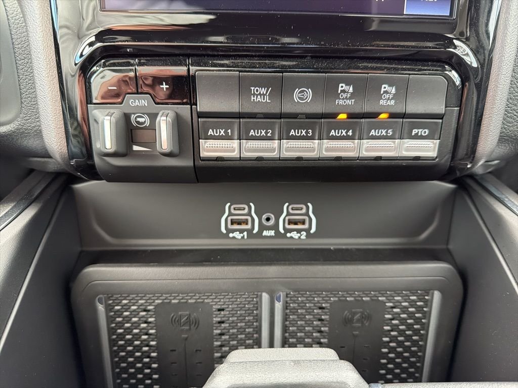 2026 RAM 3500 Chassis Big Horn - Photo 26