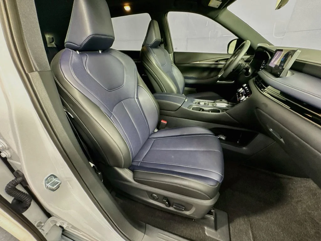 Certified Used 2027 Black INFINITI SPORT image 40
