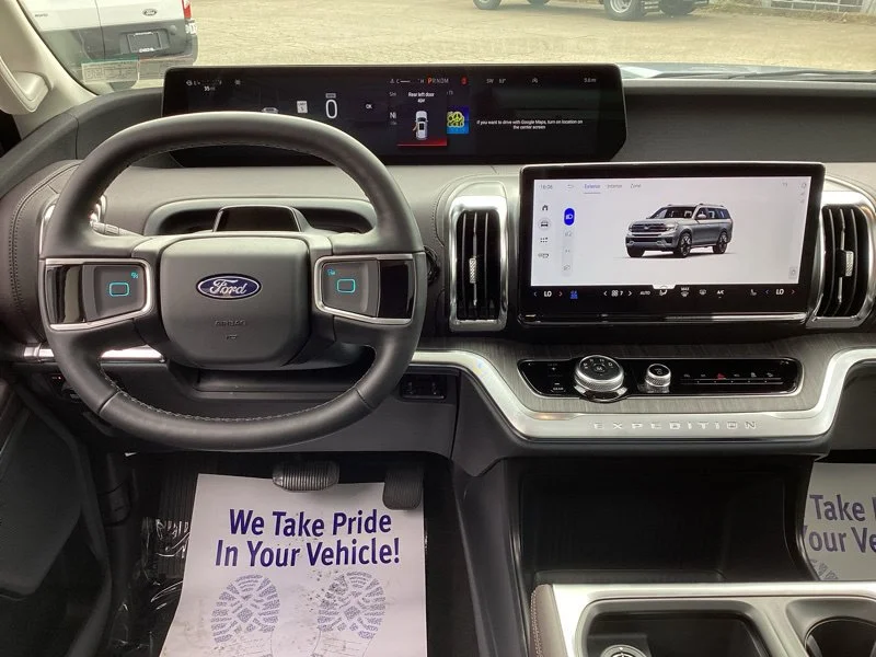New 2026 Glacier Gray Metallic Tri-Coat Ford Platinum® image 47