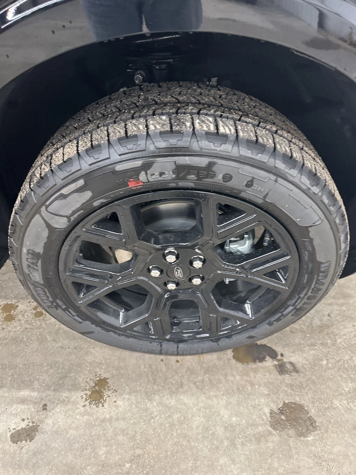 New 2025 Shadow Black Ford XLT image 10