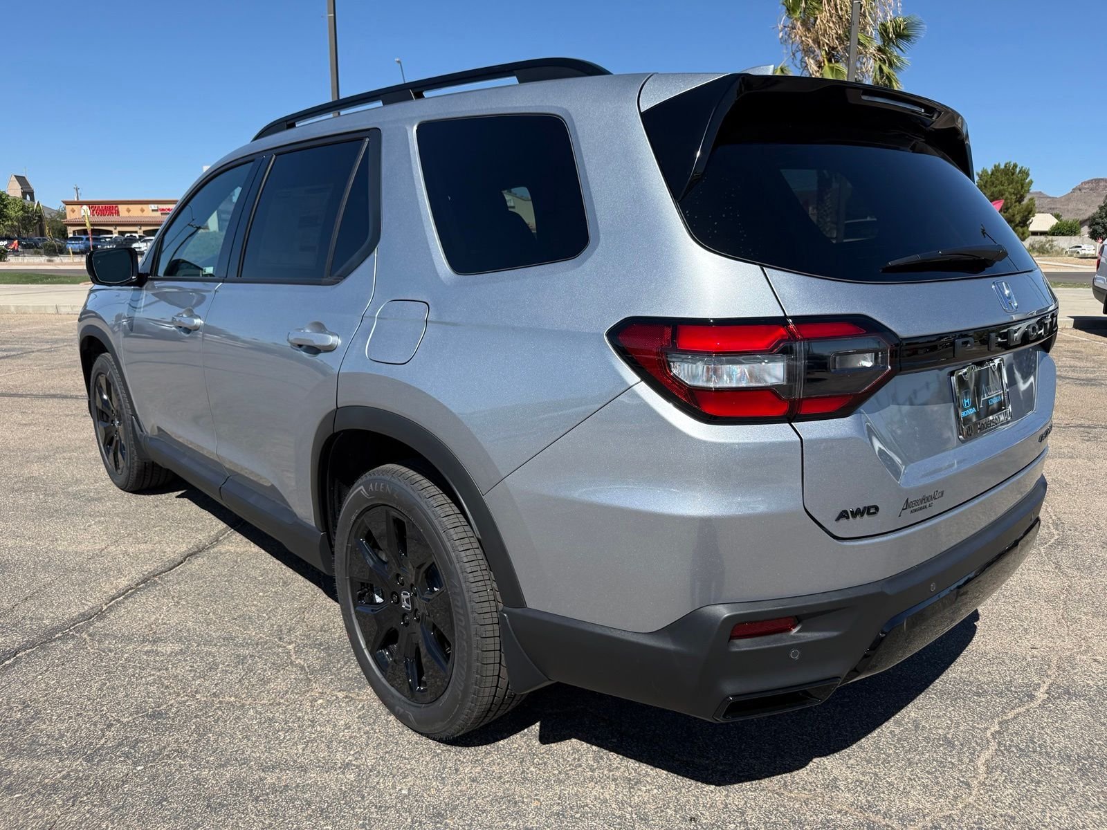 2026 Honda Pilot Black Edition - Photo 9