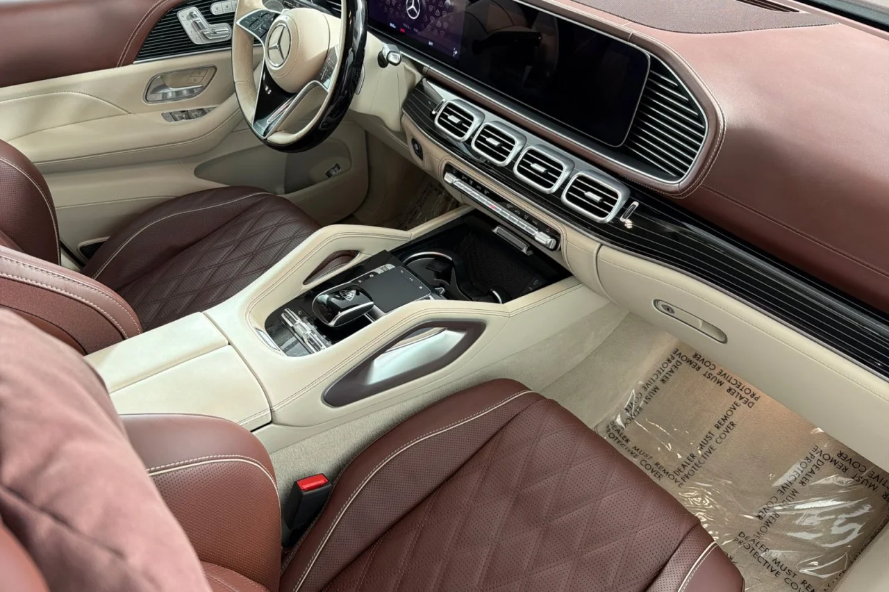 Certified Used 2025 Obsidian Black Metallic Mercedes-Benz Maybach GLS 600 image 16