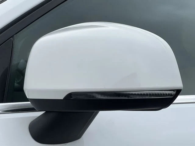 Used 2019 White Volvo T5 Inscription image 42