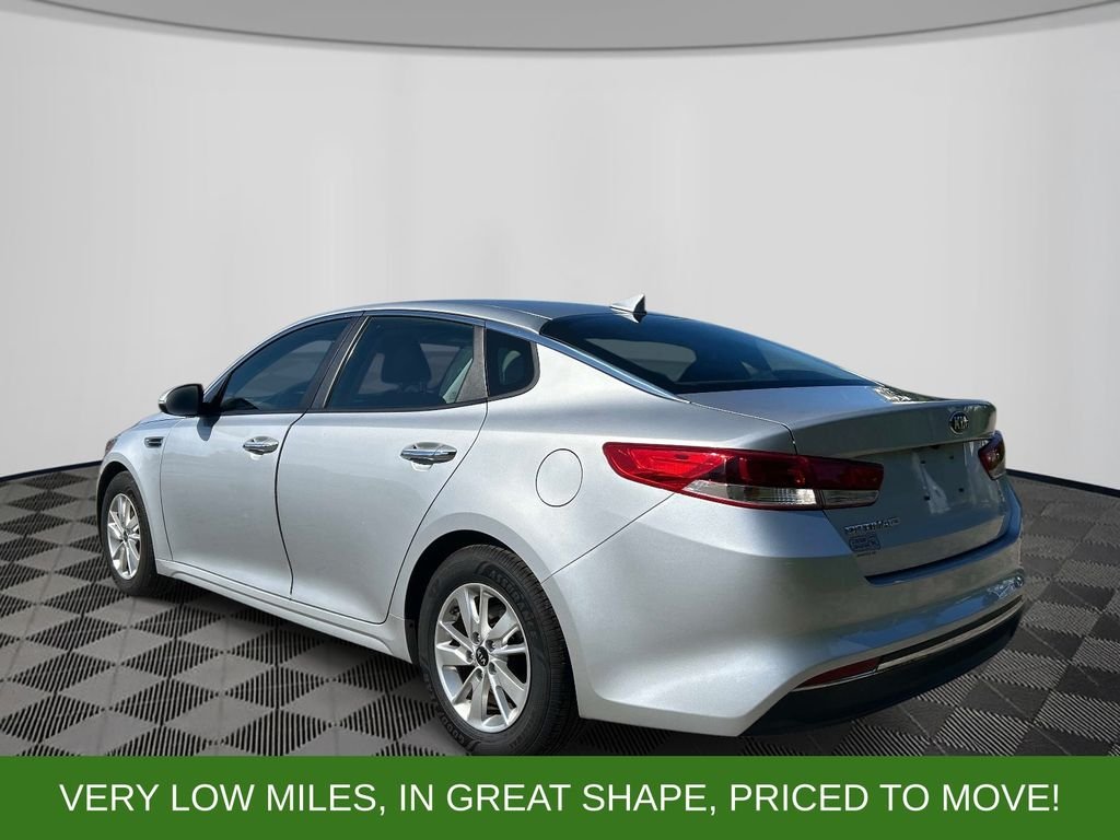 Used 2017 Silver Kia LX image 3