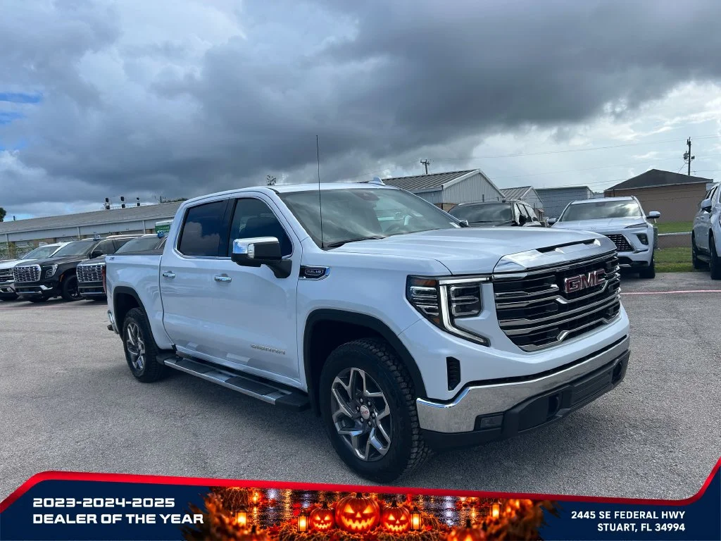 New 2026 Glacier White Tricoat GMC SLT image 2