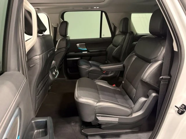 Used 2025 White Ford Platinum image 28
