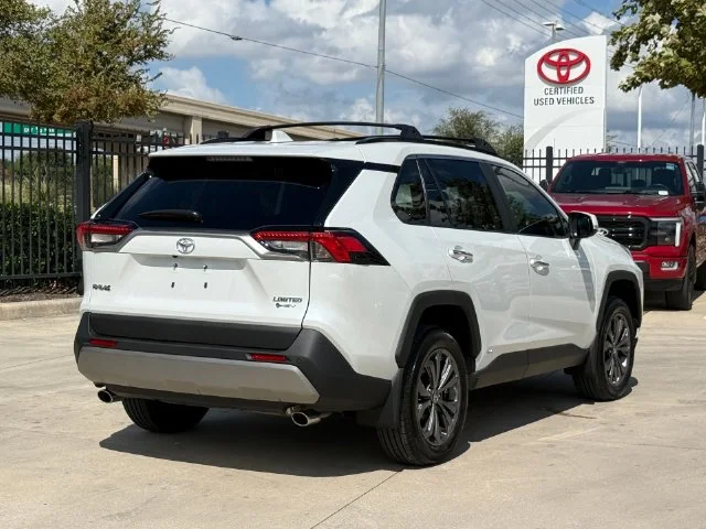 Certified Used 2025 WIND CHILL PEARL Toyota Limited image 4