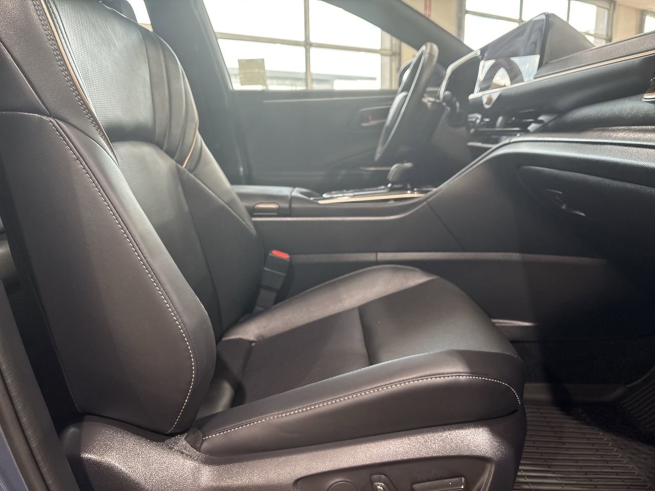 2026 Toyota Crown XLE - Photo 25