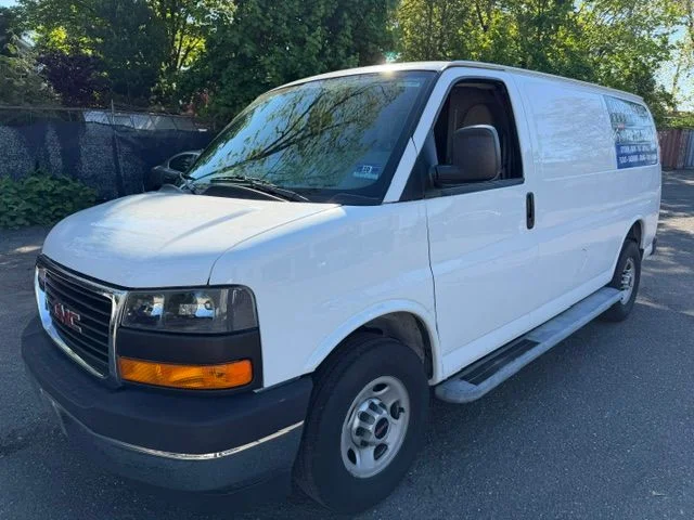 2017 GMC Savana 2500's photo