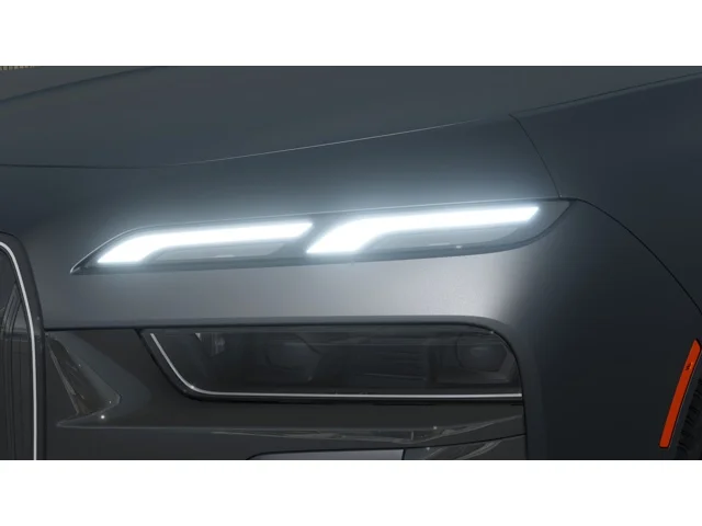 2026 BMW 7 Series 750e - Photo 6