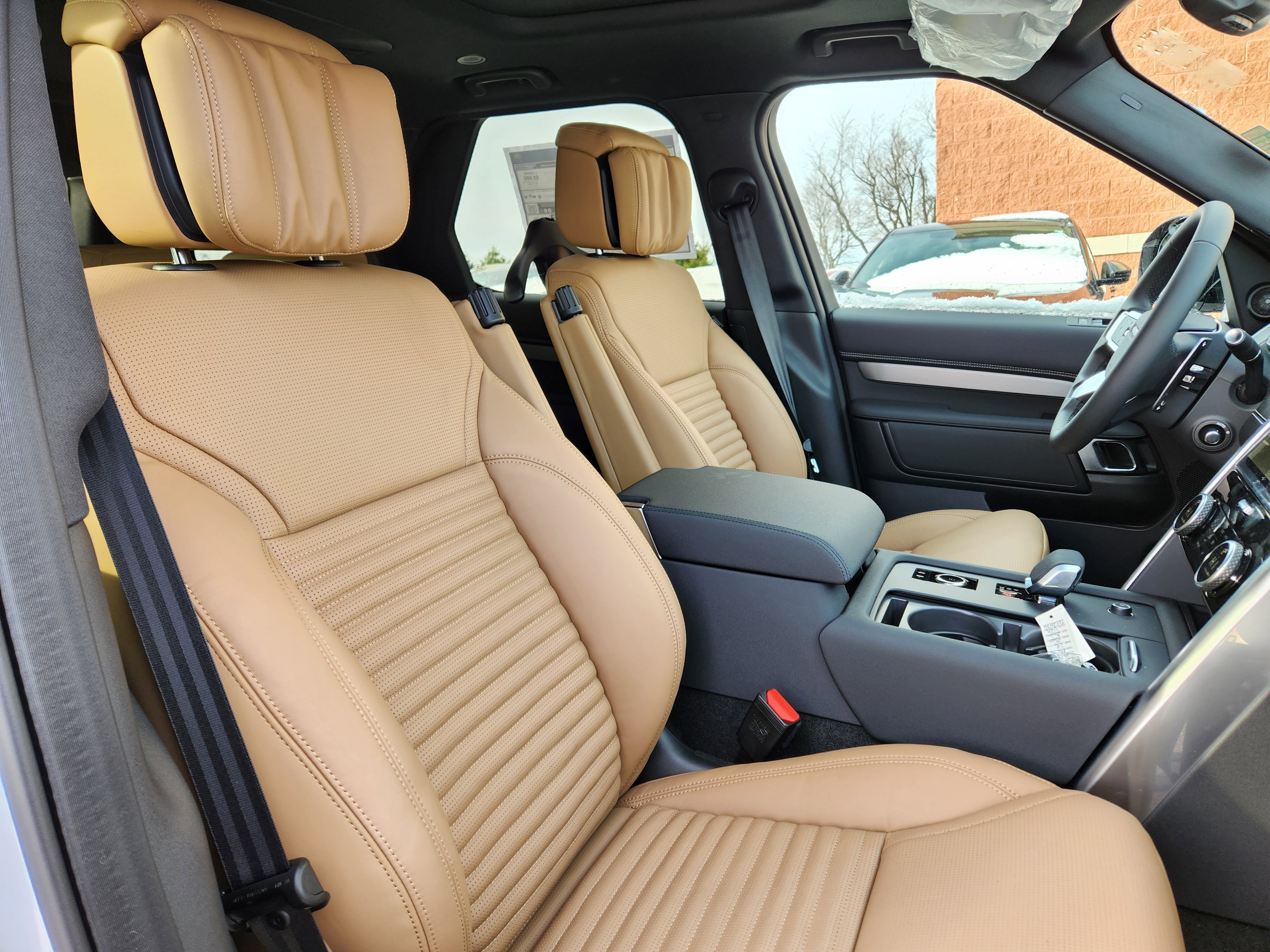 2026 Land Rover Discovery Gemini Edition - Photo 12