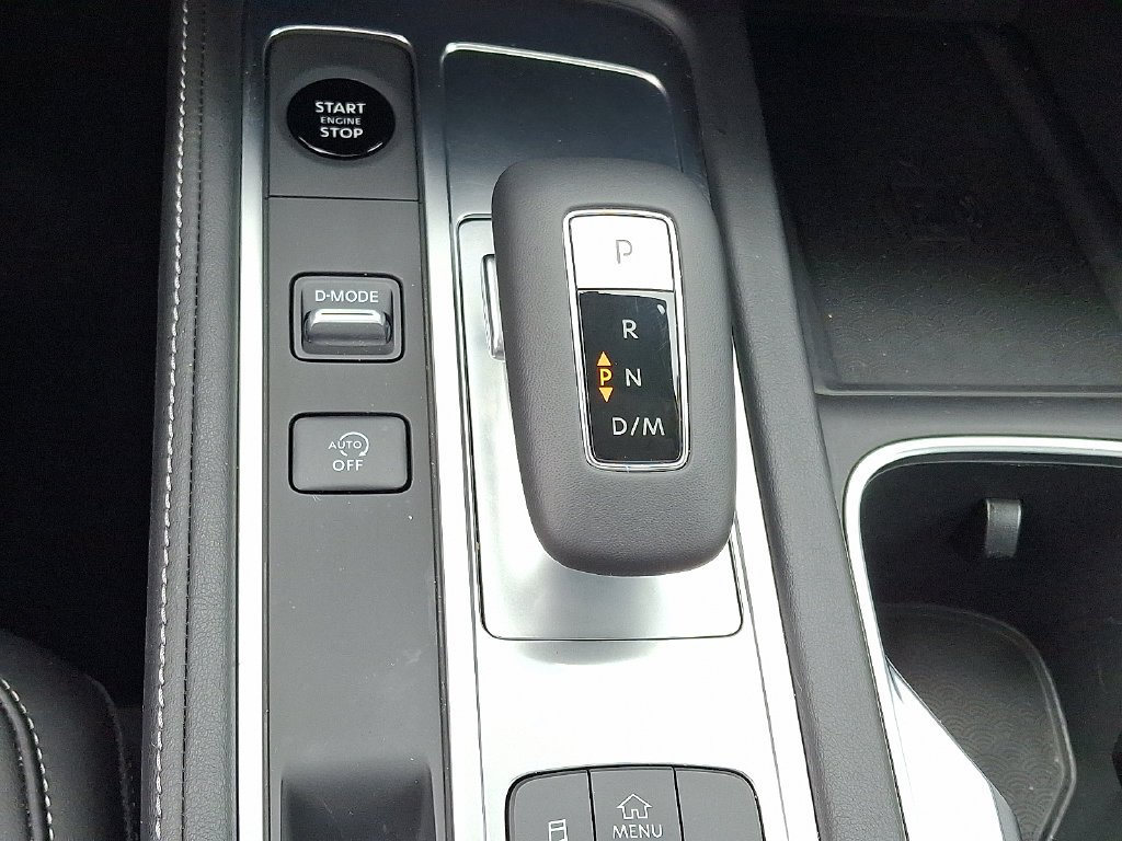 Used 2026 White INFINITI LUXE image 17