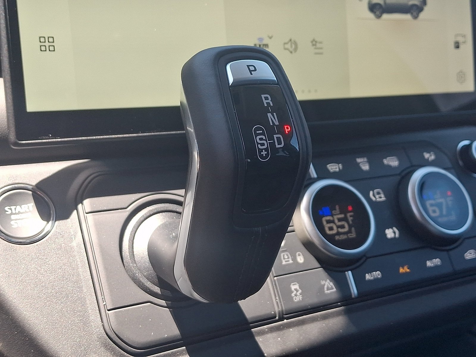 New 2026 Woolstone Green Land Rover X-Dynamic SE image 9