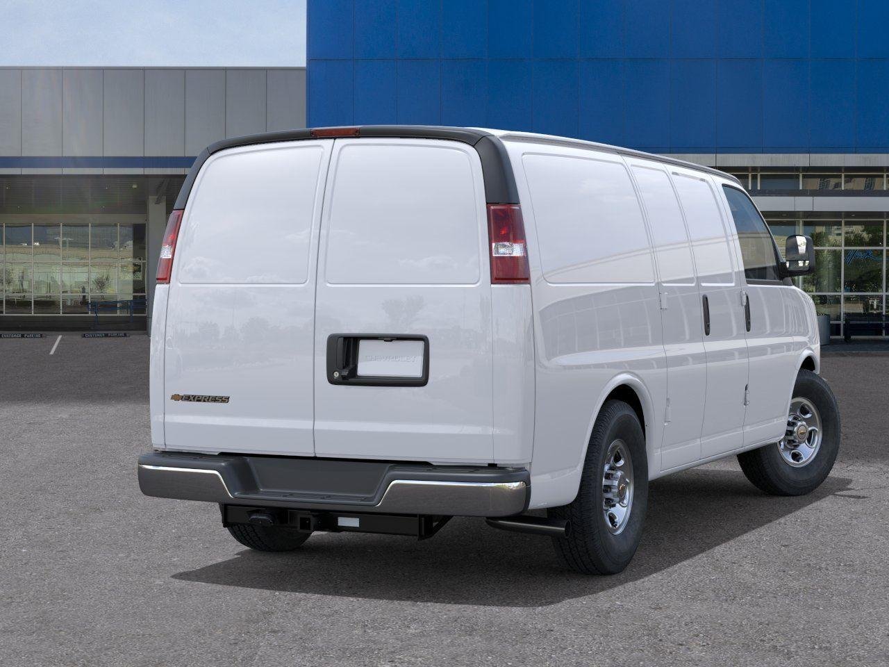 New 2026 Summit White Chevrolet WT image 4