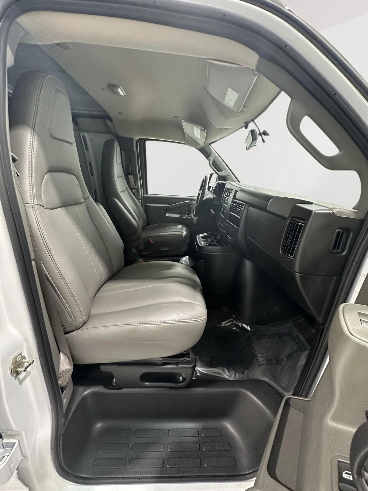 Used 2025 Summit White Chevrolet WT image 21