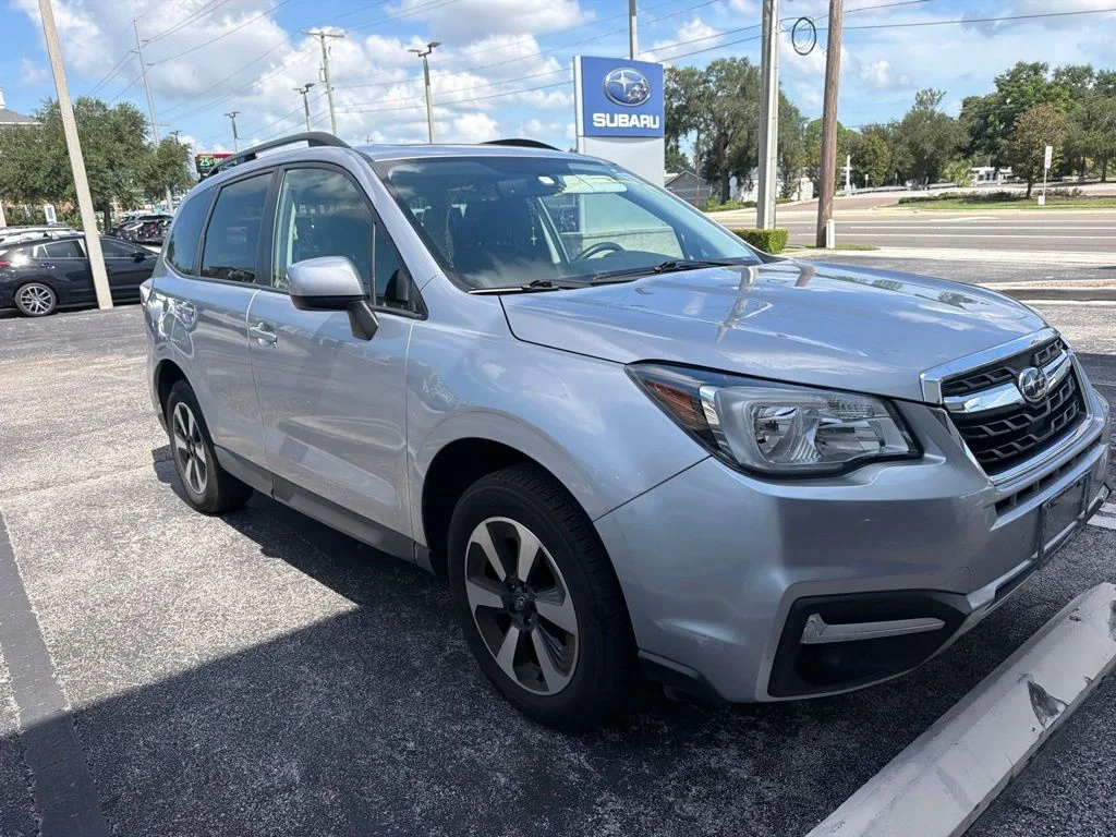Used 2017 Silver Subaru 2.5i Premium image 3