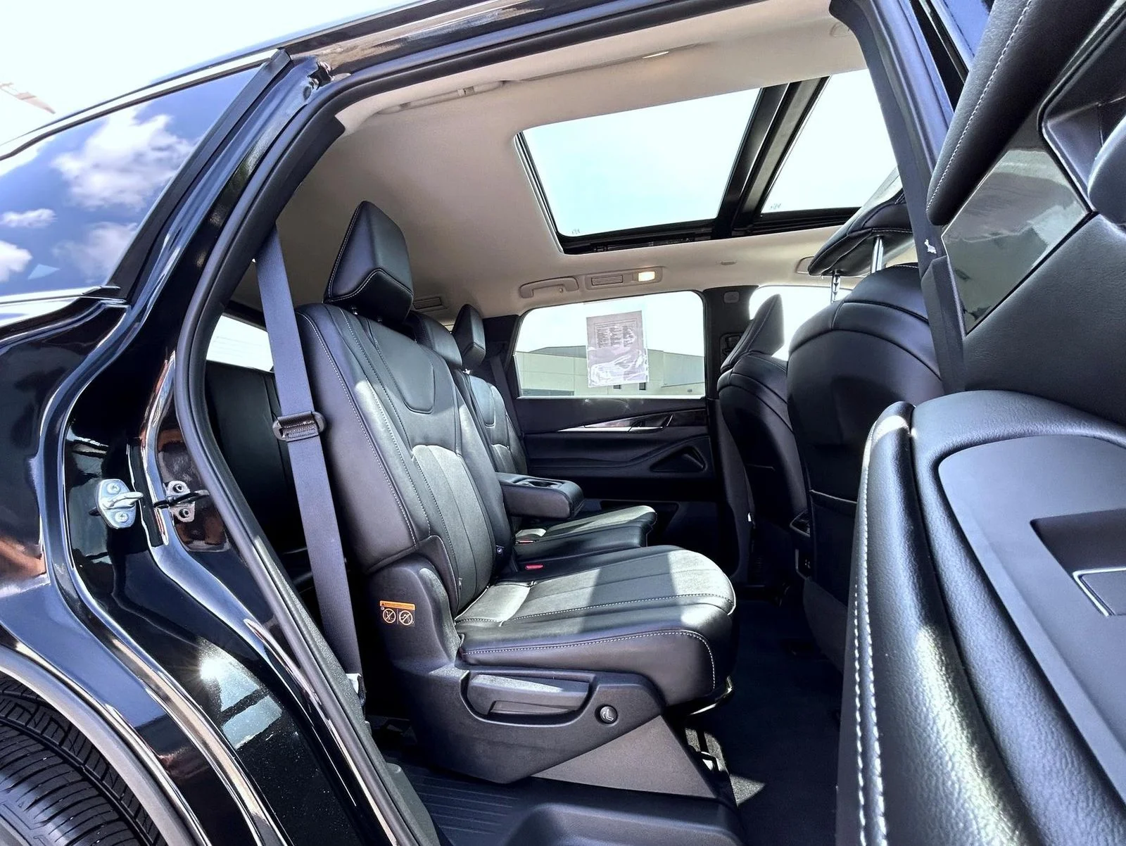 Used 2025 Black INFINITI PURE image 18