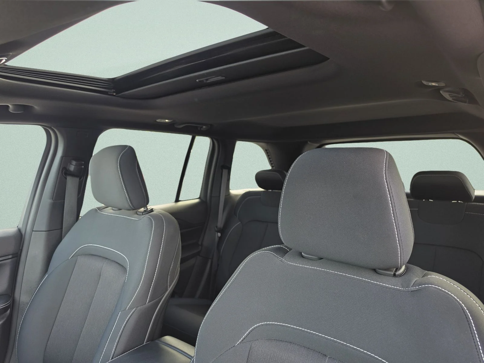 Used 2024 Gray Jeep Laredo X image 27