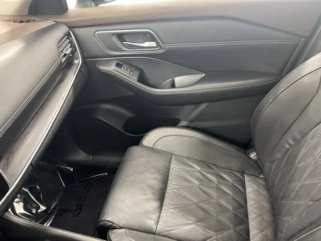 Used 2023 Gray Nissan Platinum image 16