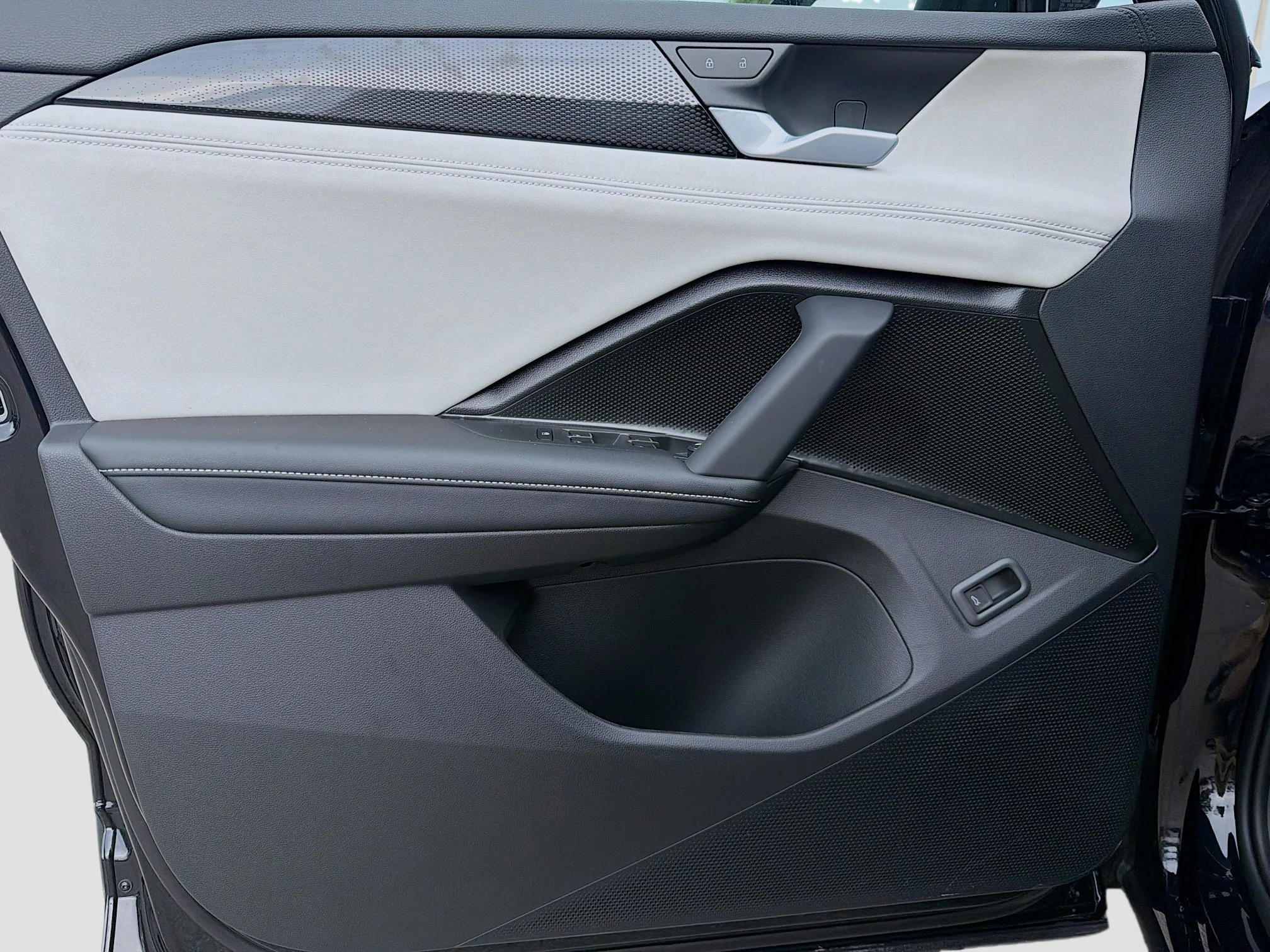 New 2026 Black Volkswagen SE image 22