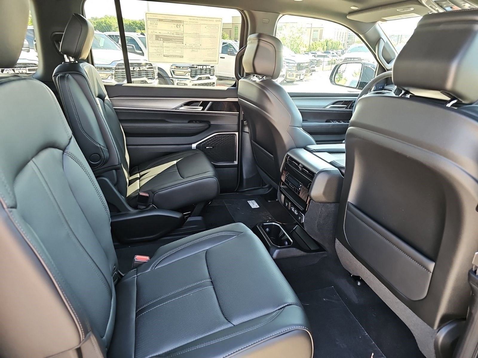 New 2026 Fathom Blue Pearlcoat Jeep Upland image 14