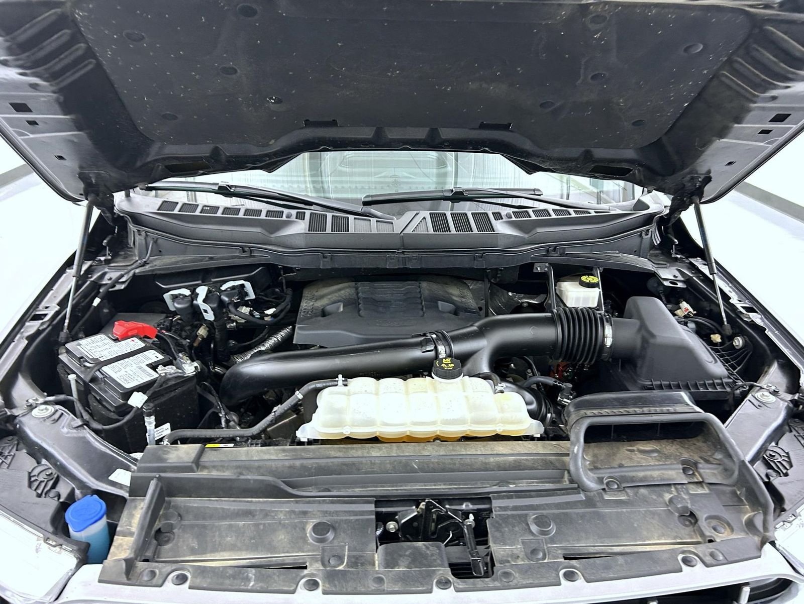 Used 2023 Gray Ford Lariat image 25