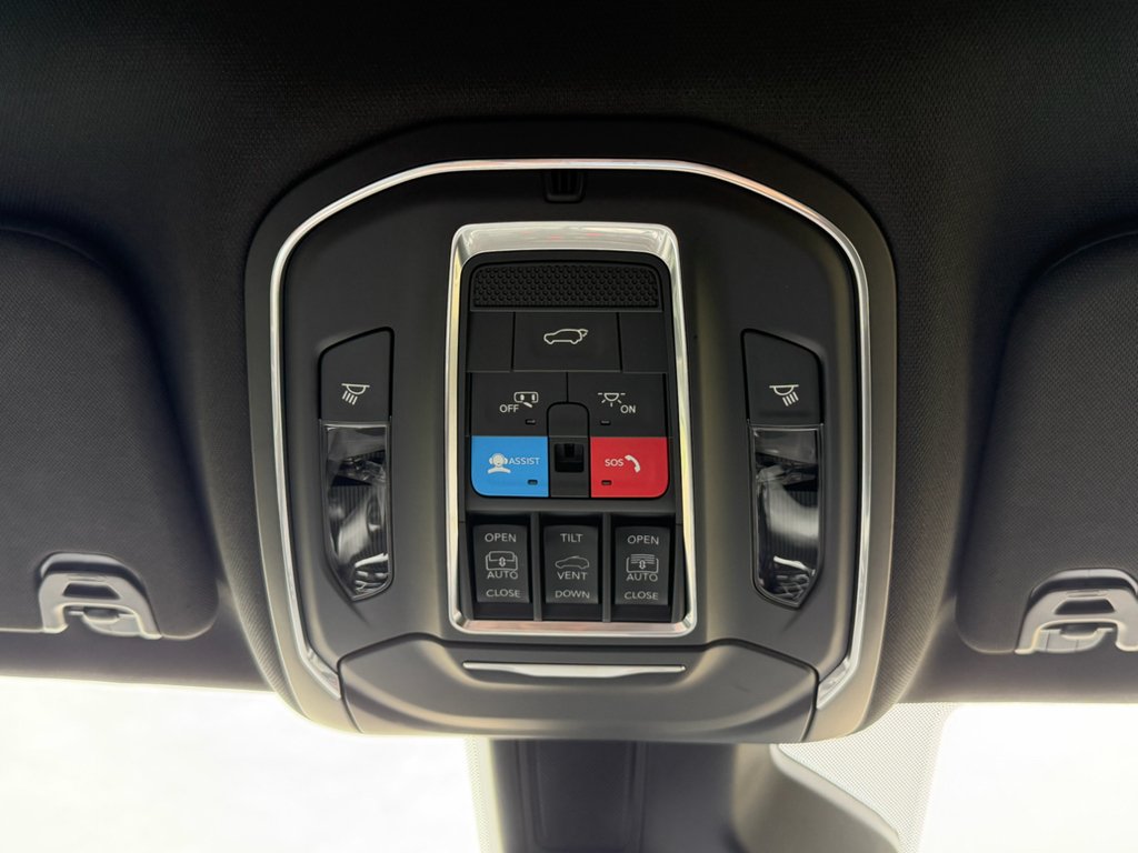 Used 2026 BLACK Jeep Upland image 19