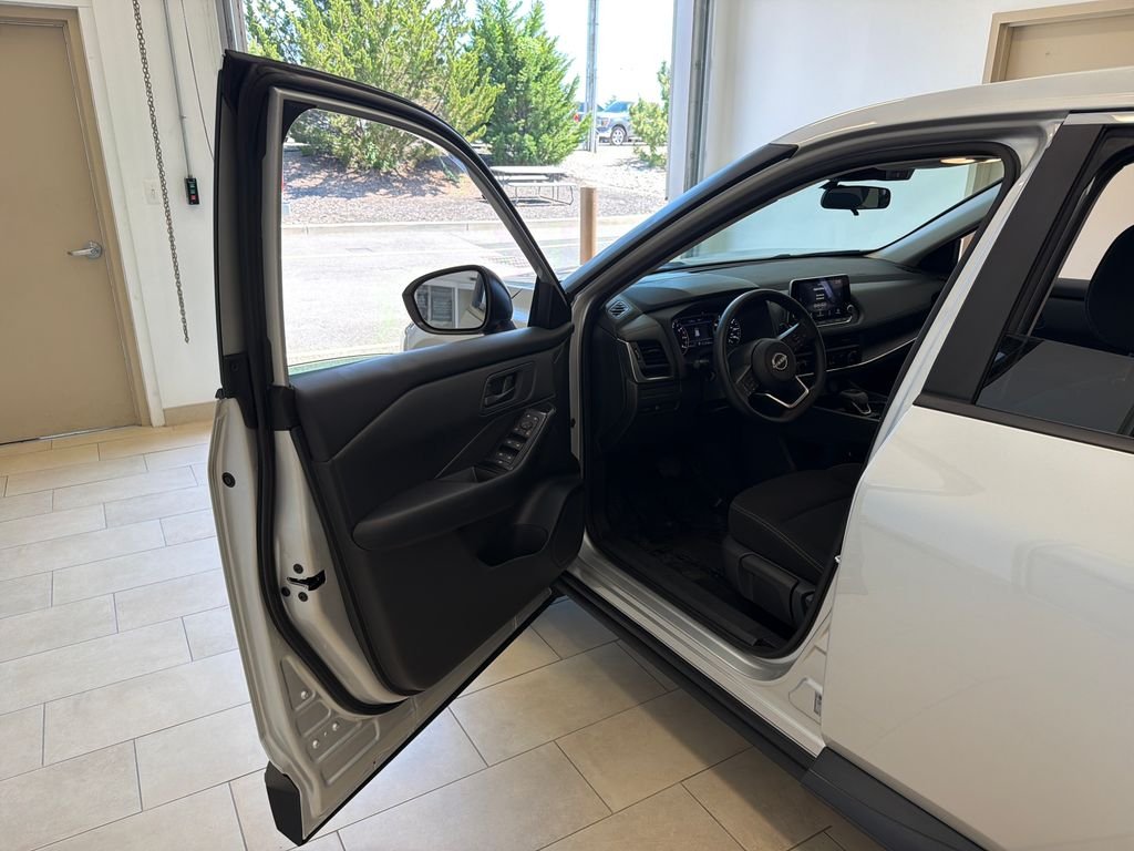 Used 2024 Silver Nissan S image 10