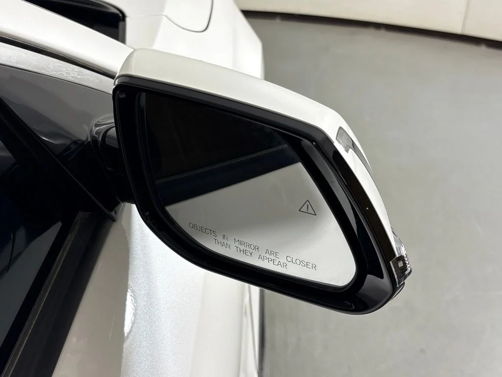 New 2026 Snow White Pearl Kia WIND image 13