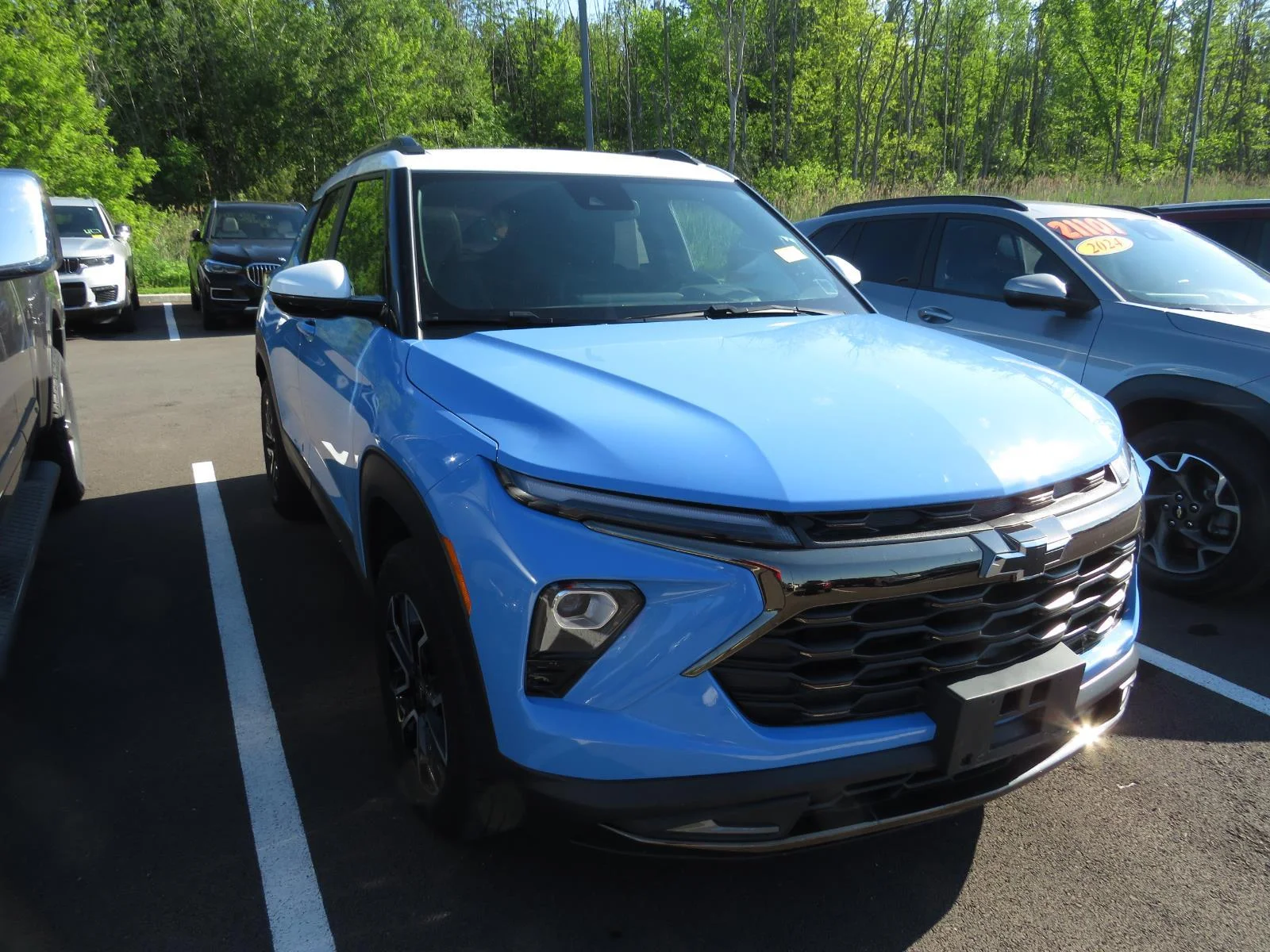 Used 2024 FOUNTAIN BLUE CHEVROLET TRUCK  image 2