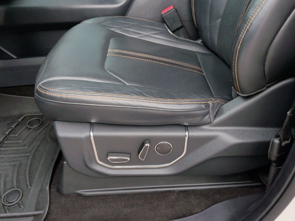 Used 2022 White Ford Platinum image 14