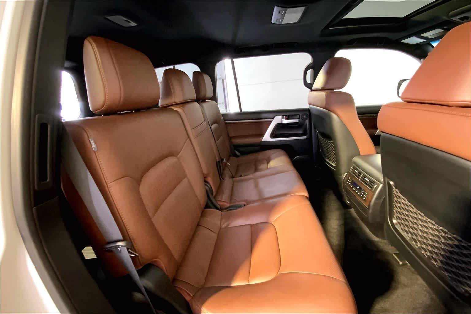 Used 2019 Blizzard Pearl Toyota  image 20