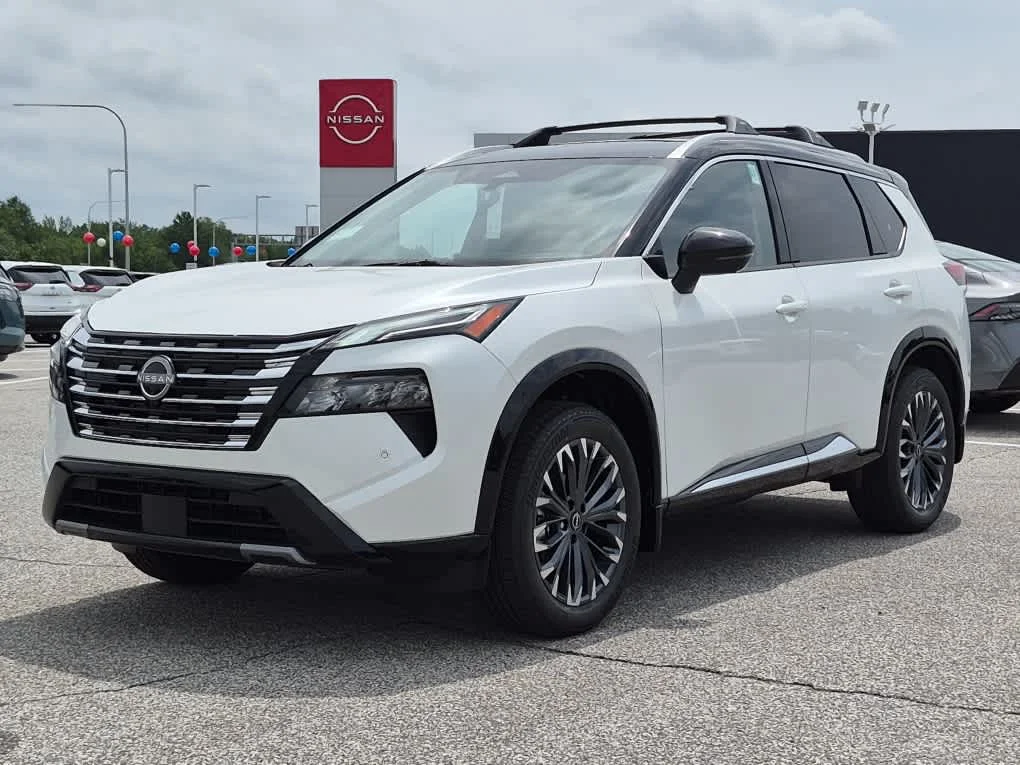 New 2026 Everest White Pearl TriCoat / Super Black Two-tone Nissan Platinum image 1