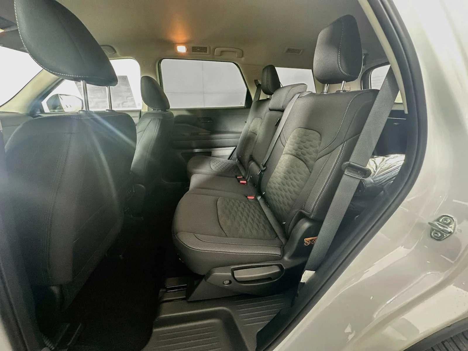 New 2026 Everest White Pearl Tricoat Nissan SV image 5