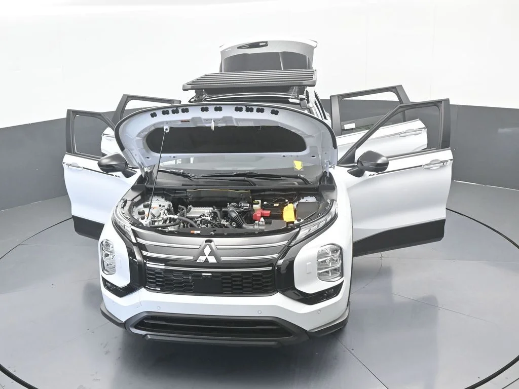 New 2026 White / Black Mitsubishi Trail Edition image 76