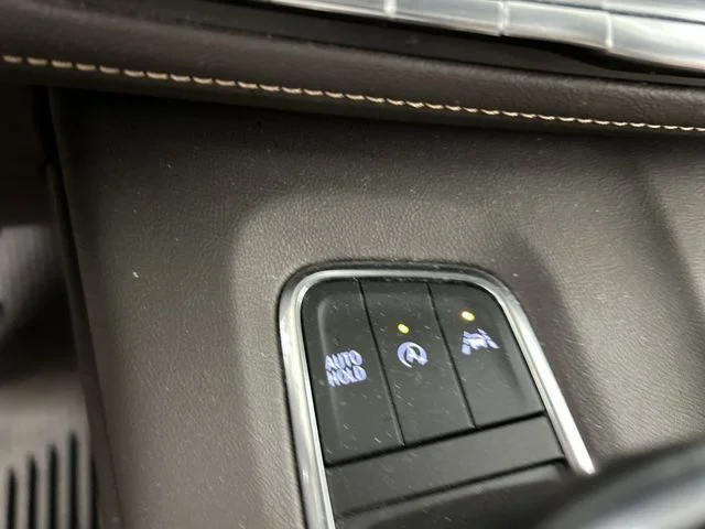 Used 2021 Red Cadillac Sport image 20